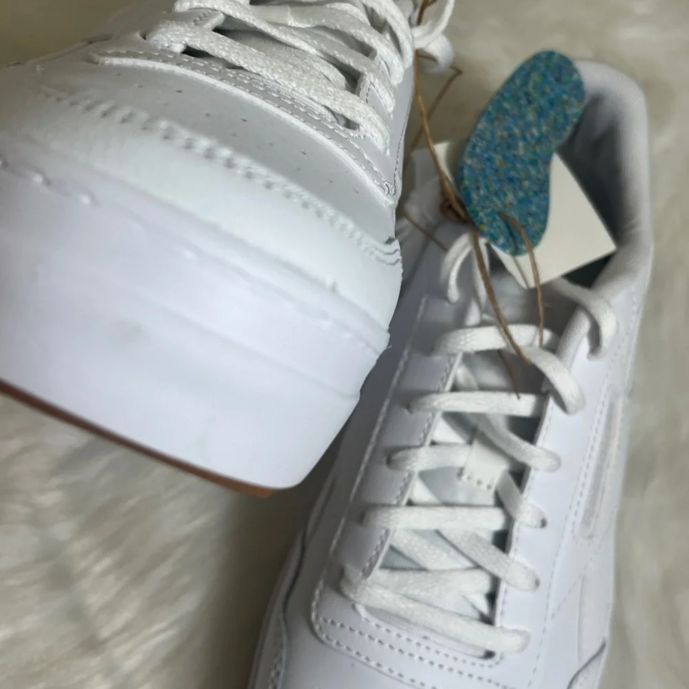 NWT Reebok Classic White Athletic Leather Sneakers